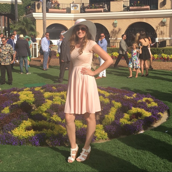 Pink dress - Picture 1 of 3